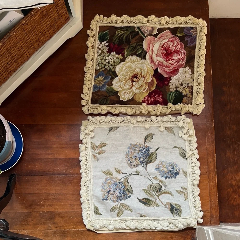 NWOT VTG Needlepoint by Hand HKH Floral Tapestry Pillow Cover with Fringe
